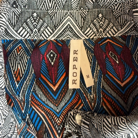 Women’s Roper Geometric Pattern western Button Down - Medium - Picture 2 of 2